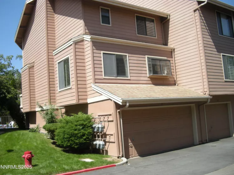 2875 Idlewild, Reno, Nevada 89509, 2 Bedrooms Bedrooms, ,3 BathroomsBathrooms,Residential,Residential,Idlewild,250055340