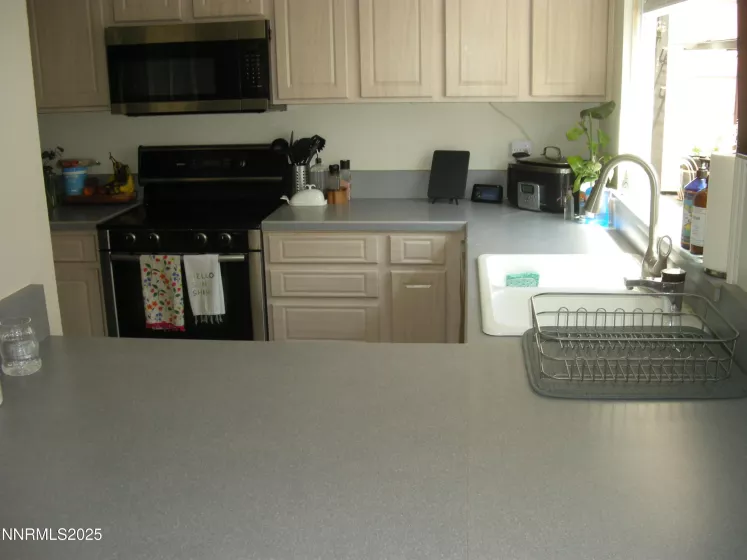 2875 Idlewild, Reno, Nevada 89509, 2 Bedrooms Bedrooms, ,3 BathroomsBathrooms,Residential,Residential,Idlewild,250055340