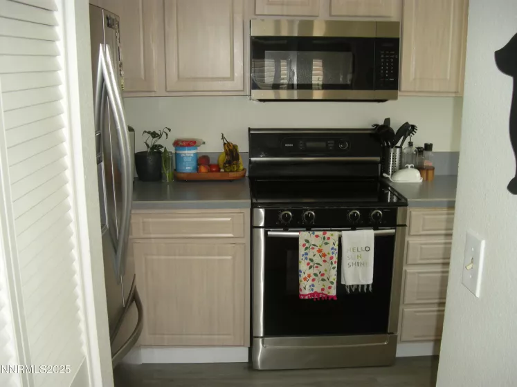 2875 Idlewild, Reno, Nevada 89509, 2 Bedrooms Bedrooms, ,3 BathroomsBathrooms,Residential,Residential,Idlewild,250055340
