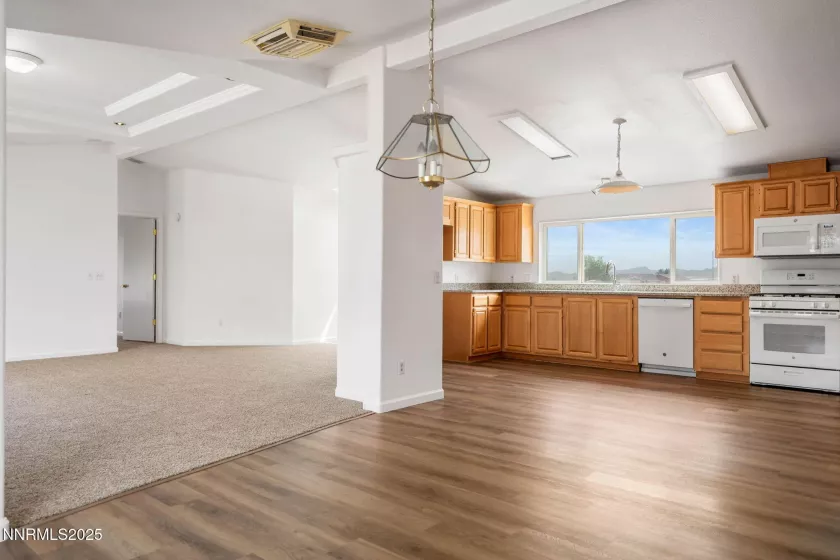 6715 Wade, Stagecoach, Nevada 89429, 3 Bedrooms Bedrooms, ,2 BathroomsBathrooms,Residential,Residential,Wade,250055341