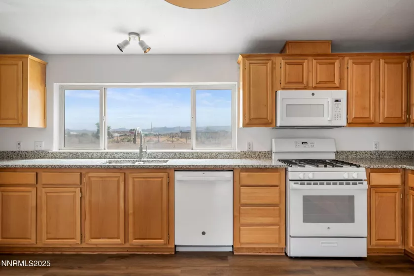 6715 Wade, Stagecoach, Nevada 89429, 3 Bedrooms Bedrooms, ,2 BathroomsBathrooms,Residential,Residential,Wade,250055341