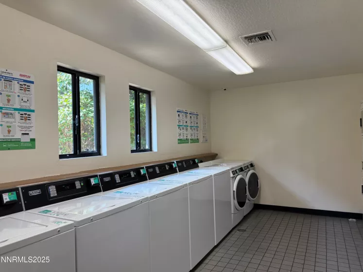 2955 Lakeside, Reno, Nevada 89509, 1 Bedroom Bedrooms, ,1 BathroomBathrooms,Residential,Residential,Lakeside,250055345