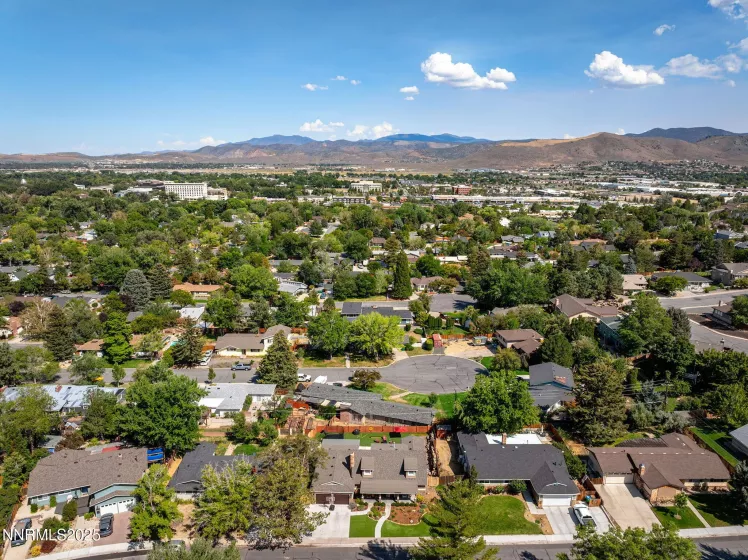 811 Crain, Carson City, Nevada 89703, 5 Bedrooms Bedrooms, ,2 BathroomsBathrooms,Residential,Residential,Crain,250055352