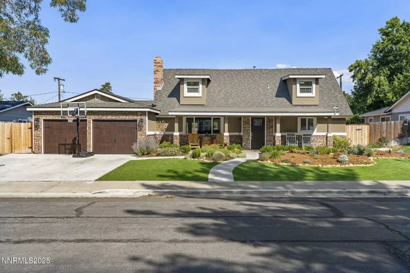 811 Crain, Carson City, Nevada 89703, 5 Bedrooms Bedrooms, ,2 BathroomsBathrooms,Residential,Residential,Crain,250055352