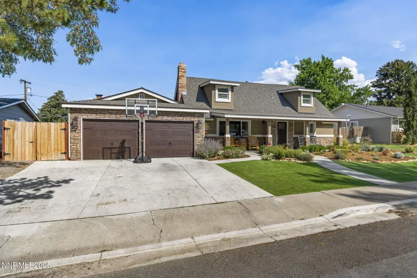 811 Crain, Carson City, Nevada 89703, 5 Bedrooms Bedrooms, ,2 BathroomsBathrooms,Residential,Residential,Crain,250055352