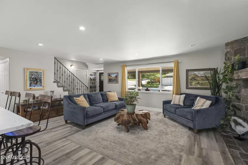 811 Crain, Carson City, Nevada 89703, 5 Bedrooms Bedrooms, ,2 BathroomsBathrooms,Residential,Residential,Crain,250055352