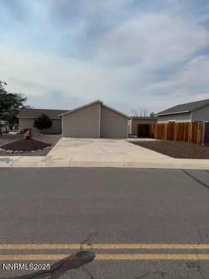 687 Jennys, Fernley, Nevada 89408, 3 Bedrooms Bedrooms, ,2 BathroomsBathrooms,Residential Lease,Manufactured,Jennys,250055361