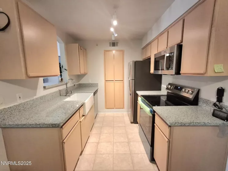 6850 Sharlands, Reno, Nevada 89523, 2 Bedrooms Bedrooms, ,2 BathroomsBathrooms,Residential,Residential,Sharlands,250055394