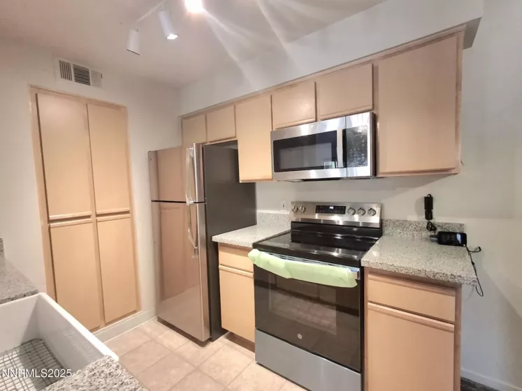 6850 Sharlands, Reno, Nevada 89523, 2 Bedrooms Bedrooms, ,2 BathroomsBathrooms,Residential,Residential,Sharlands,250055394