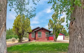390 Flicker, Washoe Valley, Nevada 89704, 2 Bedrooms Bedrooms, ,1 BathroomBathrooms,Residential,Residential,Flicker,250055399