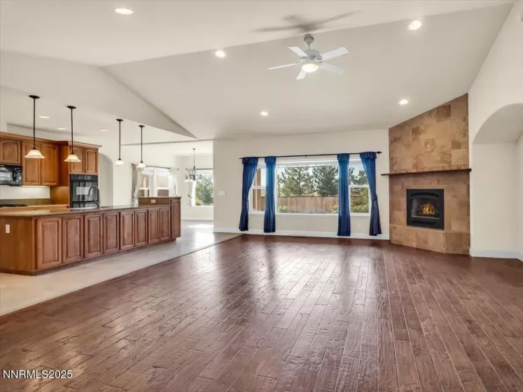 1124 Fork, Minden, Nevada 89423, 4 Bedrooms Bedrooms, ,3 BathroomsBathrooms,Residential,Residential,Fork,250055439