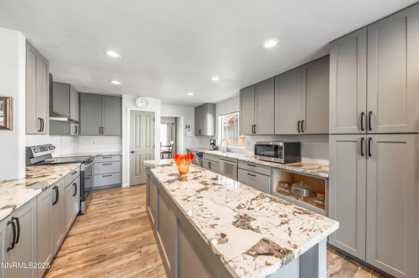 236 La Costa, Dayton, Nevada 89403, 3 Bedrooms Bedrooms, ,3 BathroomsBathrooms,Residential,Residential,La Costa,250055400