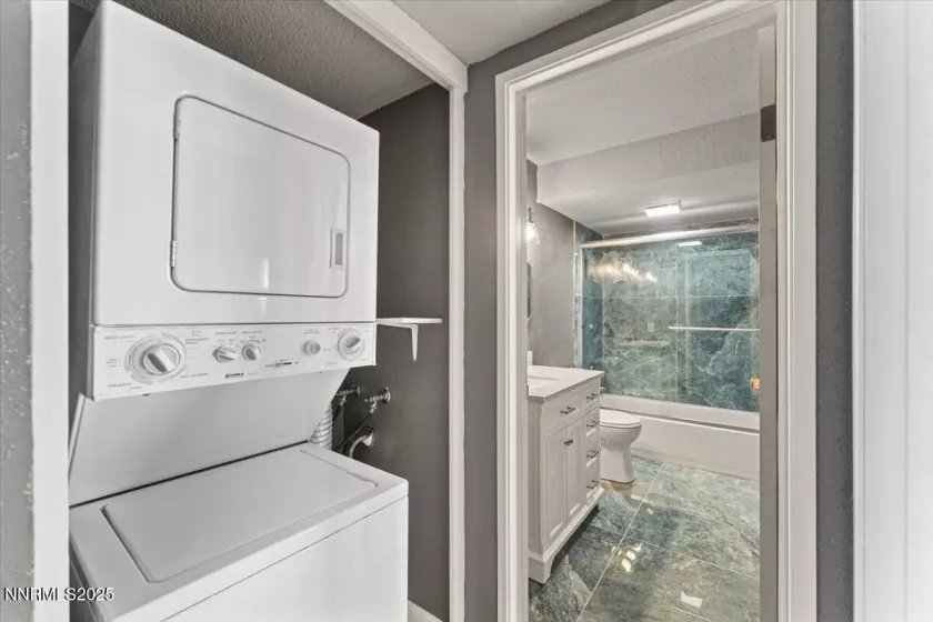 31 Vista Rafael, Reno, Nevada 89503, 2 Bedrooms Bedrooms, ,1 BathroomBathrooms,Residential,Residential,Vista Rafael,250055416