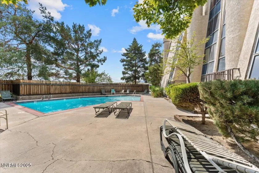 31 Vista Rafael, Reno, Nevada 89503, 2 Bedrooms Bedrooms, ,1 BathroomBathrooms,Residential,Residential,Vista Rafael,250055416