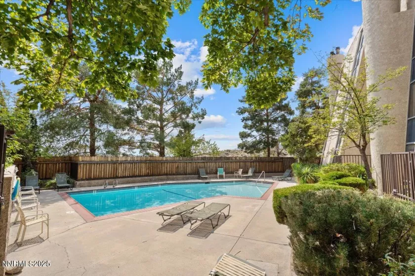 31 Vista Rafael, Reno, Nevada 89503, 2 Bedrooms Bedrooms, ,1 BathroomBathrooms,Residential,Residential,Vista Rafael,250055416