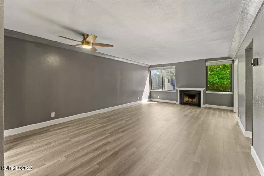 31 Vista Rafael, Reno, Nevada 89503, 2 Bedrooms Bedrooms, ,1 BathroomBathrooms,Residential,Residential,Vista Rafael,250055416