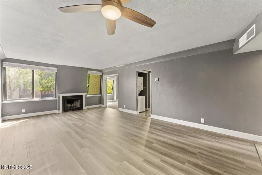 31 Vista Rafael, Reno, Nevada 89503, 2 Bedrooms Bedrooms, ,1 BathroomBathrooms,Residential,Residential,Vista Rafael,250055416