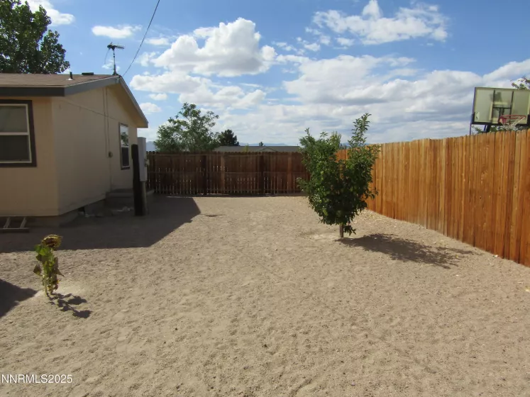 15 Overland, Yerington, Nevada 89447, 3 Bedrooms Bedrooms, ,2 BathroomsBathrooms,Residential,Residential,Overland,250055420