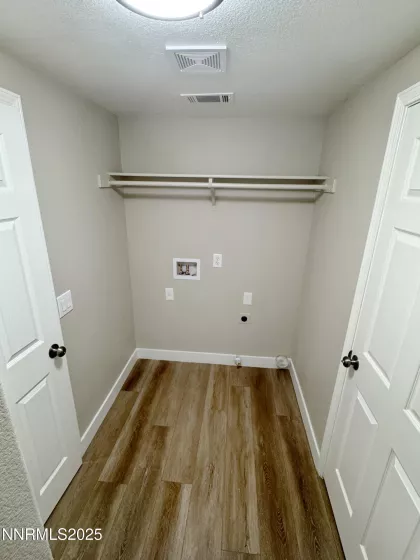 3868 Snow Valley, Reno, Nevada 89508, 7 Bedrooms Bedrooms, ,3 BathroomsBathrooms,Residential,Residential,Snow Valley,250055423