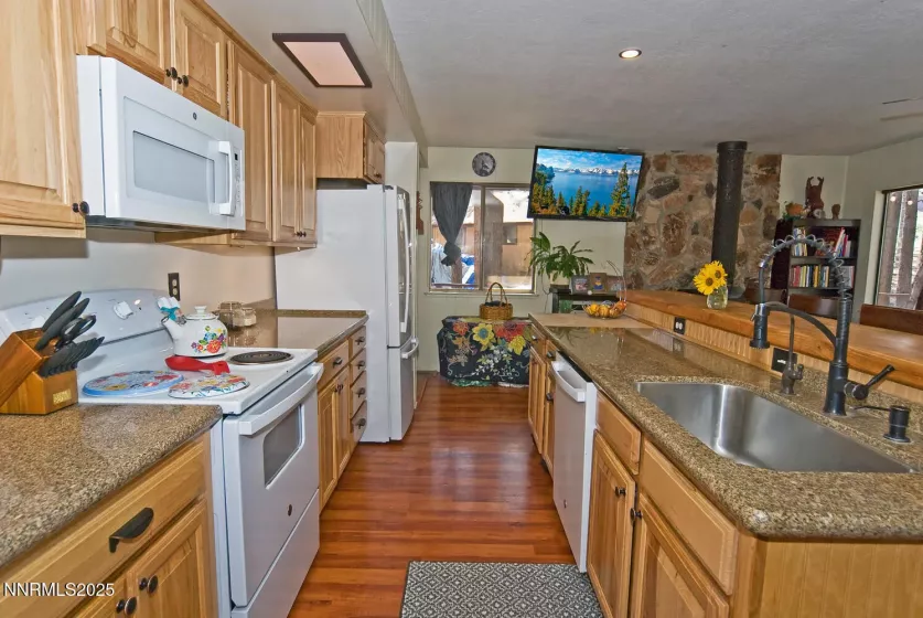 555 Pleasant Valley, Markleeville, California 96120, 2 Bedrooms Bedrooms, ,1 BathroomBathrooms,Residential,Residential,Pleasant Valley,250055453