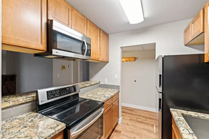 2955 Lakeside, Reno, Nevada 89509, 2 Bedrooms Bedrooms, ,1 BathroomBathrooms,Residential Lease,Manufactured,Lakeside,250055493