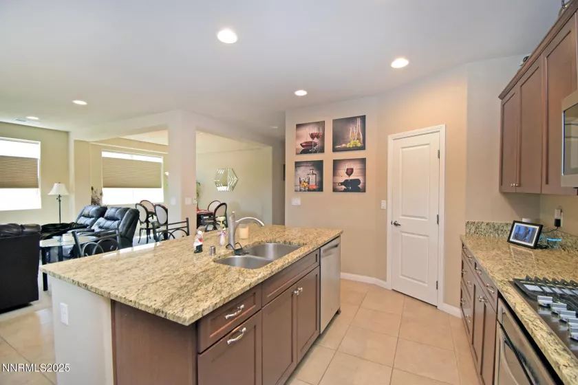 4956 Monrovia, Sparks, Nevada 89436, 4 Bedrooms Bedrooms, ,3 BathroomsBathrooms,Residential,Residential,Monrovia,250055497