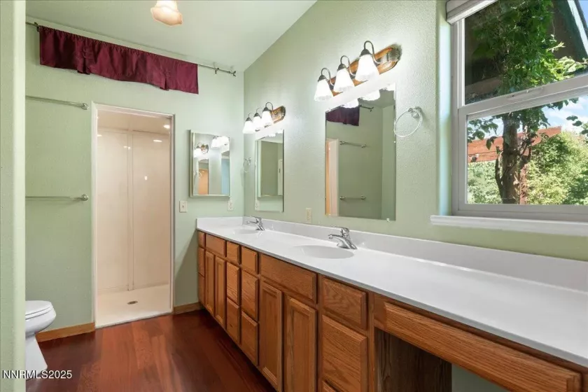 1516 Coleman, Reno, Nevada 89503, 6 Bedrooms Bedrooms, ,4 BathroomsBathrooms,Residential,Residential,Coleman,250055498