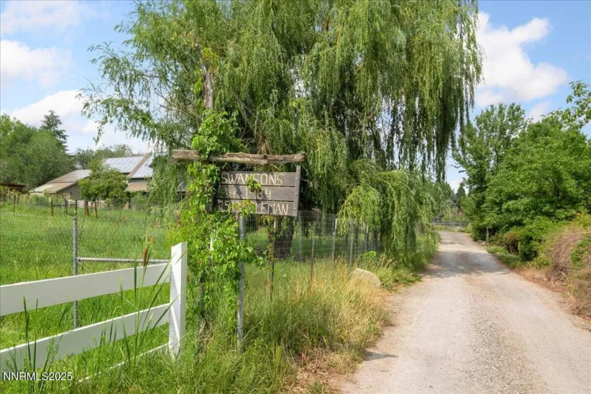 1516 Coleman, Reno, Nevada 89503, 6 Bedrooms Bedrooms, ,4 BathroomsBathrooms,Residential,Residential,Coleman,250055498