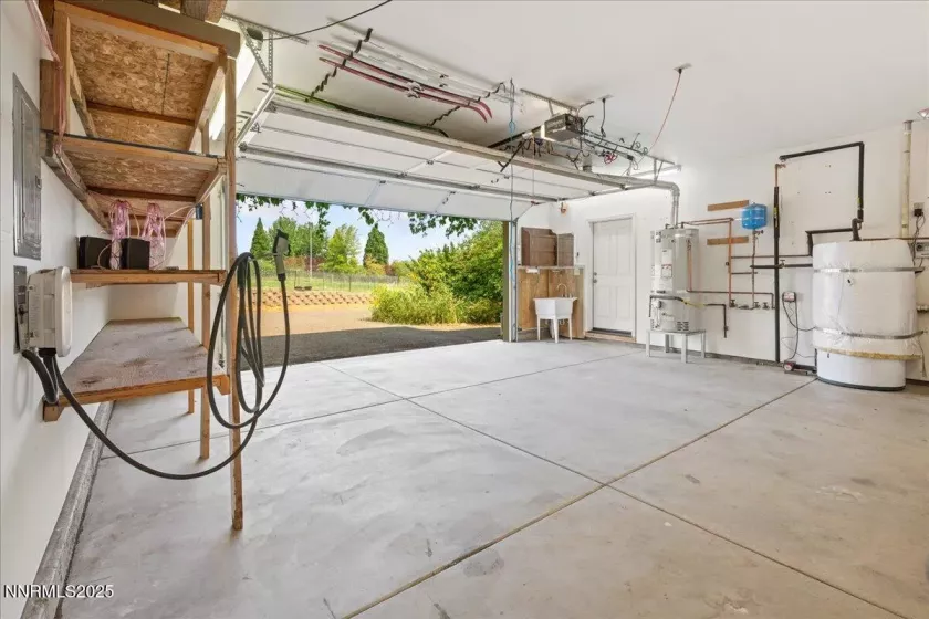 1516 Coleman, Reno, Nevada 89503, 6 Bedrooms Bedrooms, ,4 BathroomsBathrooms,Residential,Residential,Coleman,250055498