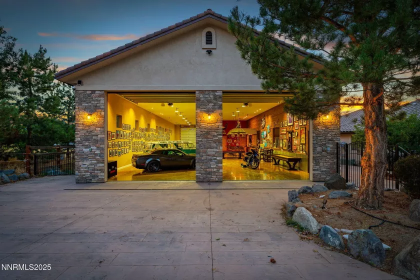 4000 sq ft detached finished garage 3- 14 ft doors, drive through, 16 ft ceilings