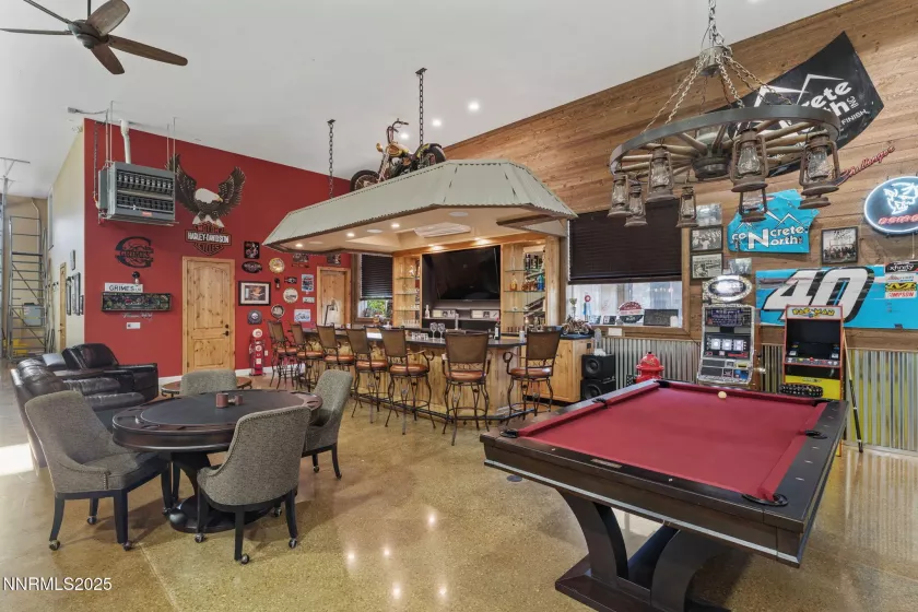4000 sq ft detached finished garage - Commercial bar, pool table, poker table