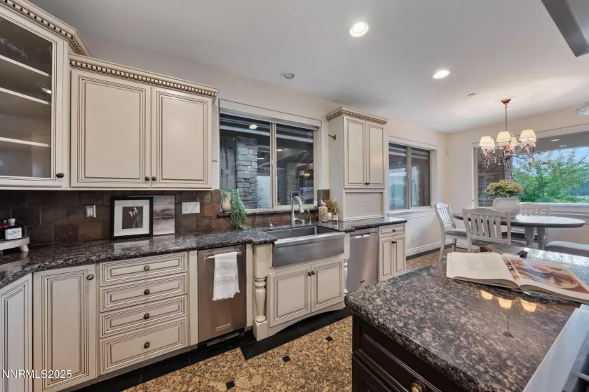 Chefs Kitchen - Breakfast Nook