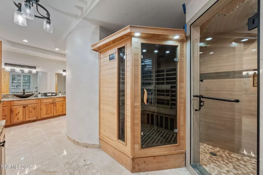 Guest Quarters Bathroom - Sauna & Shower