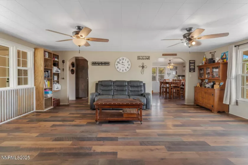 270 Elm, Fernley, Nevada 89408, 3 Bedrooms Bedrooms, ,2 BathroomsBathrooms,Residential,Residential,Elm,250055530