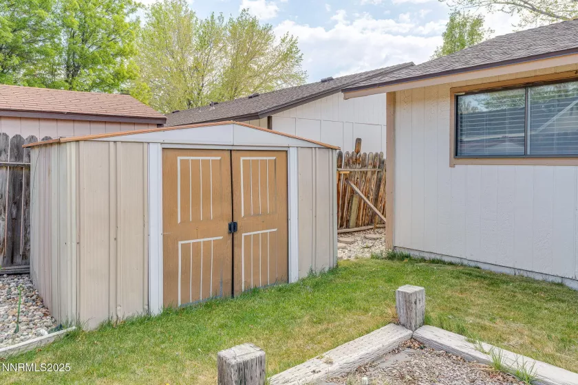 2942 Caballo, Reno, Nevada 89502, 3 Bedrooms Bedrooms, ,2 BathroomsBathrooms,Residential,Residential,Caballo,250055542