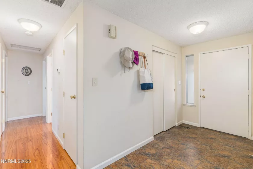 2942 Caballo, Reno, Nevada 89502, 3 Bedrooms Bedrooms, ,2 BathroomsBathrooms,Residential,Residential,Caballo,250055542