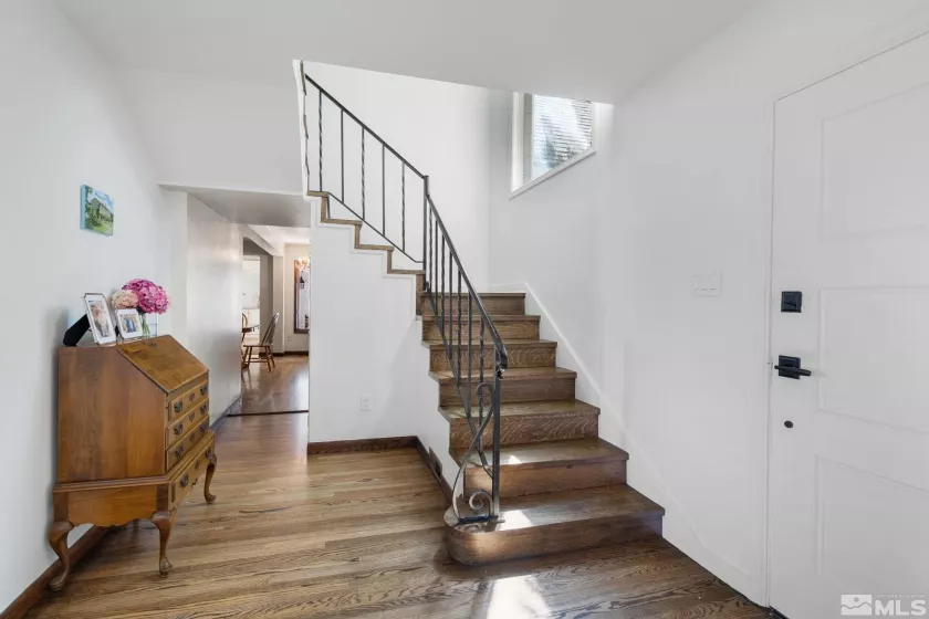 820 Marsh, Reno, Nevada 89509, 5 Bedrooms Bedrooms, ,4 BathroomsBathrooms,Residential,Residential,Marsh,250006555