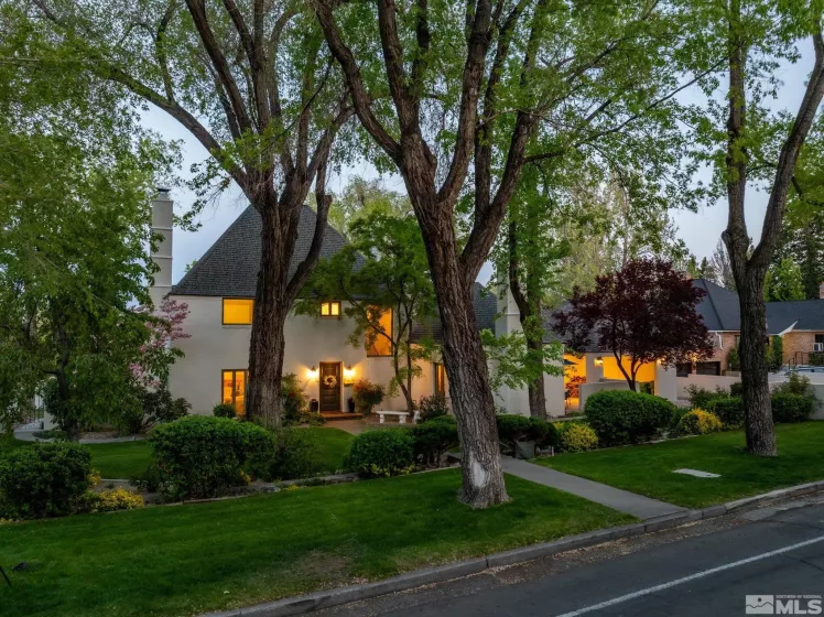 820 Marsh, Reno, Nevada 89509, 5 Bedrooms Bedrooms, ,4 BathroomsBathrooms,Residential,Residential,Marsh,250006555