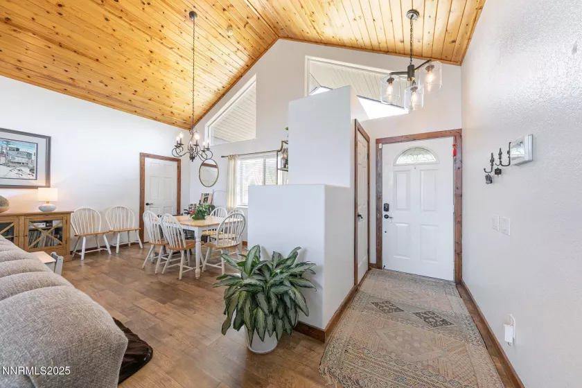 1310 Calavaras, Reno, Nevada 89521, 3 Bedrooms Bedrooms, ,2 BathroomsBathrooms,Residential,Residential,Calavaras,250055566