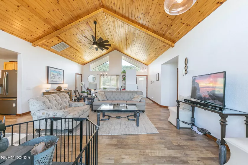 1310 Calavaras, Reno, Nevada 89521, 3 Bedrooms Bedrooms, ,2 BathroomsBathrooms,Residential,Residential,Calavaras,250055566