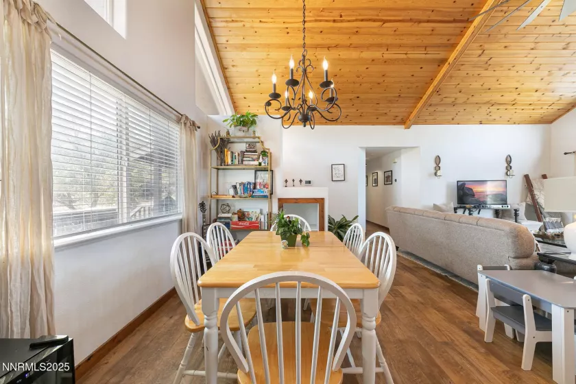 1310 Calavaras, Reno, Nevada 89521, 3 Bedrooms Bedrooms, ,2 BathroomsBathrooms,Residential,Residential,Calavaras,250055566