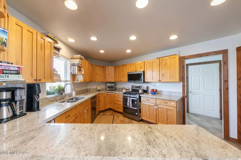 1310 Calavaras, Reno, Nevada 89521, 3 Bedrooms Bedrooms, ,2 BathroomsBathrooms,Residential,Residential,Calavaras,250055566