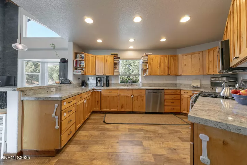 1310 Calavaras, Reno, Nevada 89521, 3 Bedrooms Bedrooms, ,2 BathroomsBathrooms,Residential,Residential,Calavaras,250055566