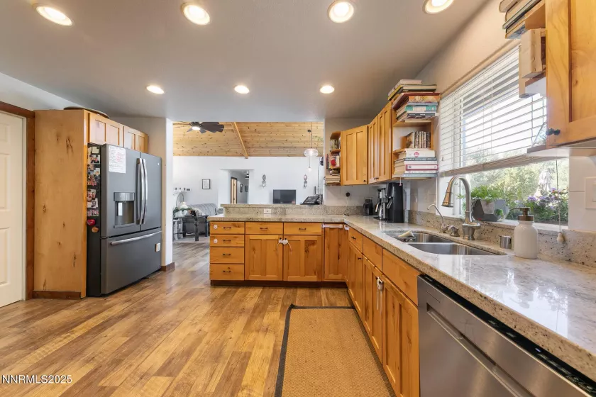 1310 Calavaras, Reno, Nevada 89521, 3 Bedrooms Bedrooms, ,2 BathroomsBathrooms,Residential,Residential,Calavaras,250055566