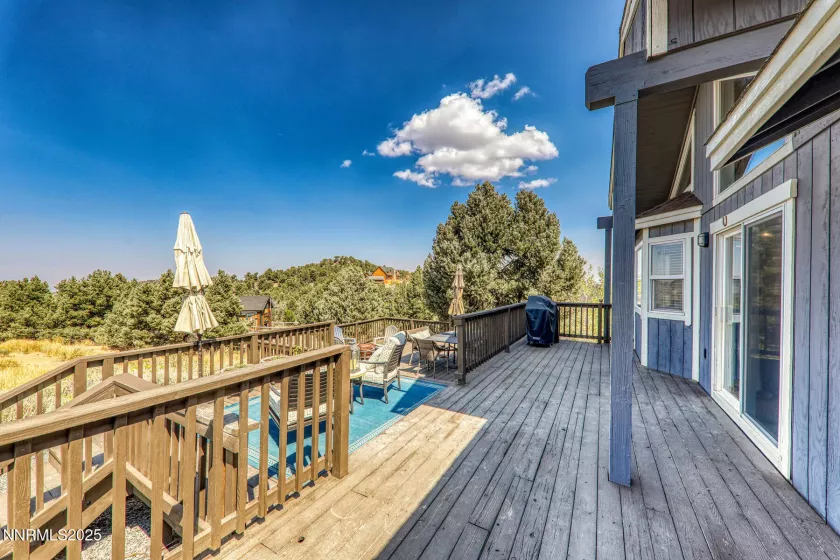 1310 Calavaras, Reno, Nevada 89521, 3 Bedrooms Bedrooms, ,2 BathroomsBathrooms,Residential,Residential,Calavaras,250055566