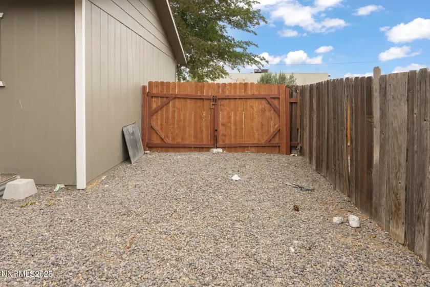 859 B, Fernley, Nevada 89408, 3 Bedrooms Bedrooms, ,2 BathroomsBathrooms,Residential,Residential,B,250055567