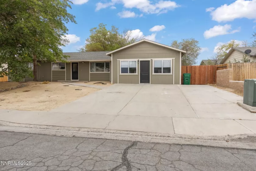 859 B, Fernley, Nevada 89408, 3 Bedrooms Bedrooms, ,2 BathroomsBathrooms,Residential,Residential,B,250055567