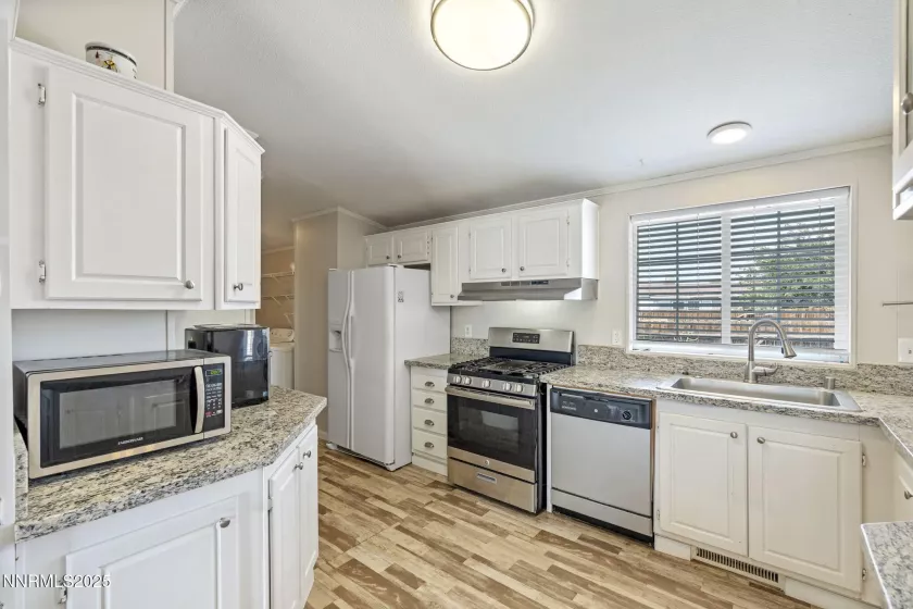 870 Jennys, Fernley, Nevada 89408, 3 Bedrooms Bedrooms, ,2 BathroomsBathrooms,Residential,Residential,Jennys,250055570