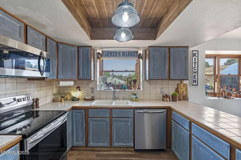 607 Stagecoach, Gardnerville, Nevada 89410, 3 Bedrooms Bedrooms, ,2 BathroomsBathrooms,Residential,Residential,Stagecoach,250055572