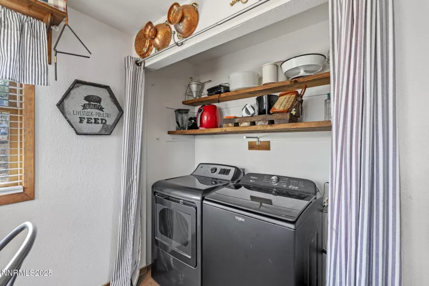 607 Stagecoach, Gardnerville, Nevada 89410, 3 Bedrooms Bedrooms, ,2 BathroomsBathrooms,Residential,Residential,Stagecoach,250055572